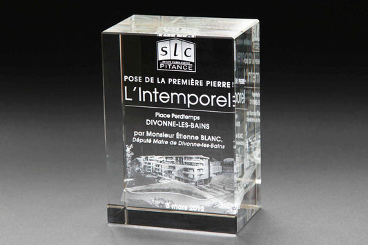 Les Blocs de Verre Gravé : Des Cadeaux d’Entreprise Élégants et Personnalisés - Cadeaux en verre