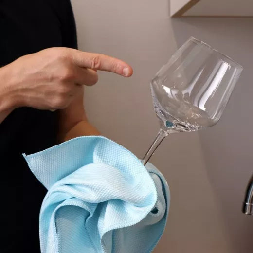 Nettoyage avec douceur d'un verre