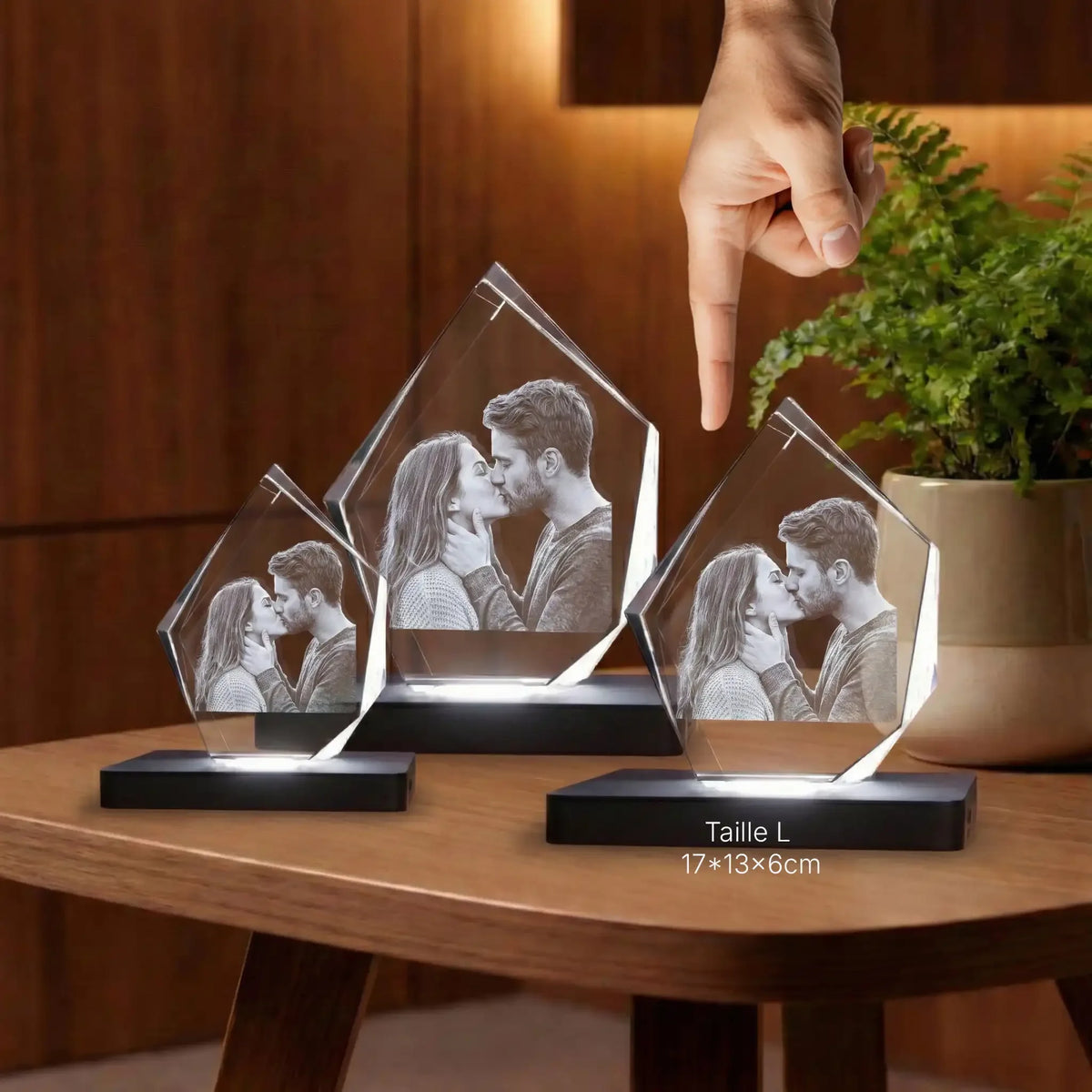 Photo gravée dans le verre personnalisée avec un couple, cadeau romantique sur socle lumineux