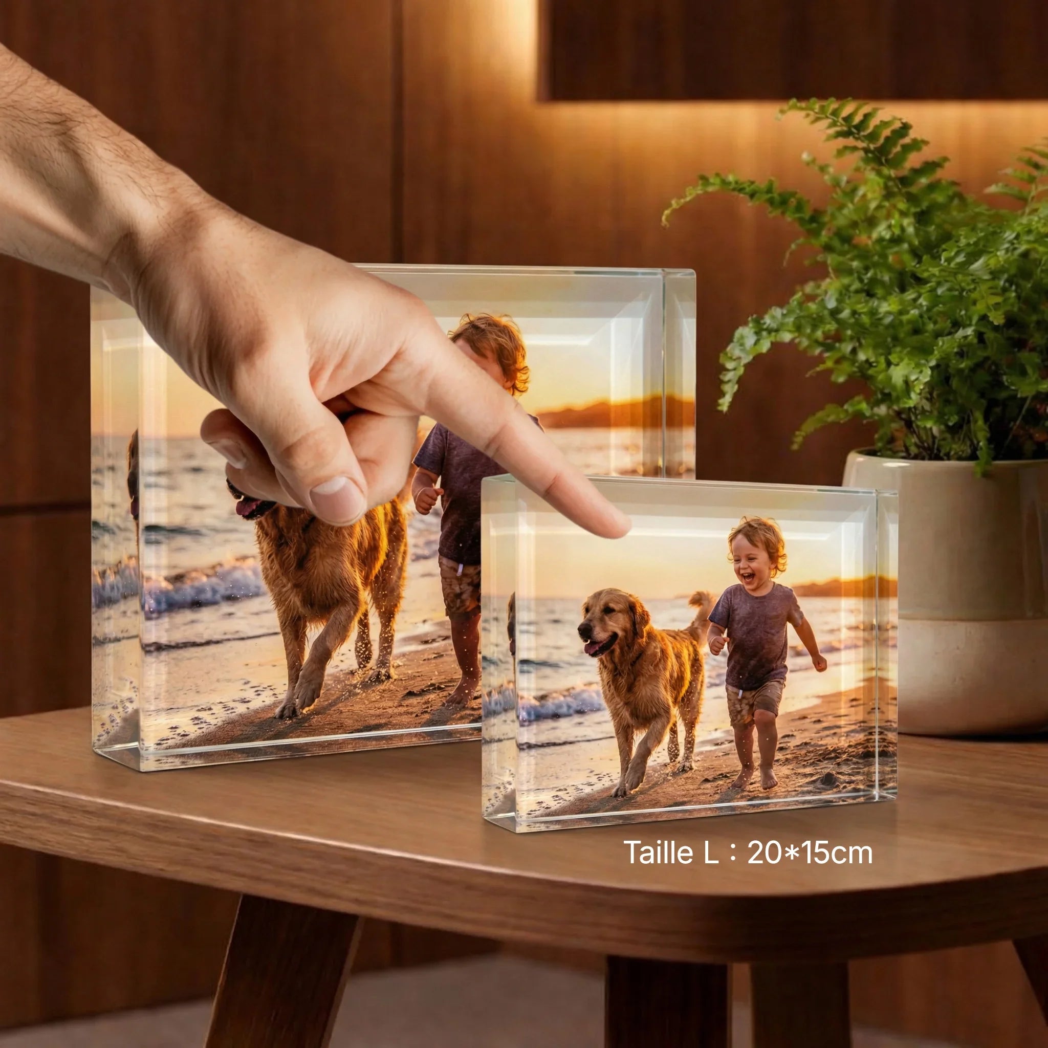 Bloc photo en verre personnalisé avec image d'enfant et chien sur la plage, taille 20x15cm