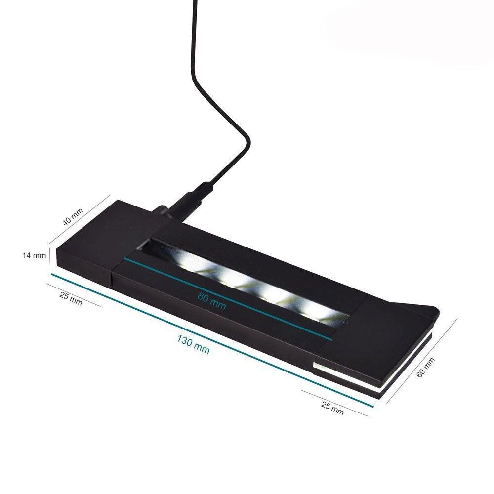 Socle lumineux à LEDs Polaris 80, conçu pour éclairer un verre gravé en 2D avec précision et élégance.