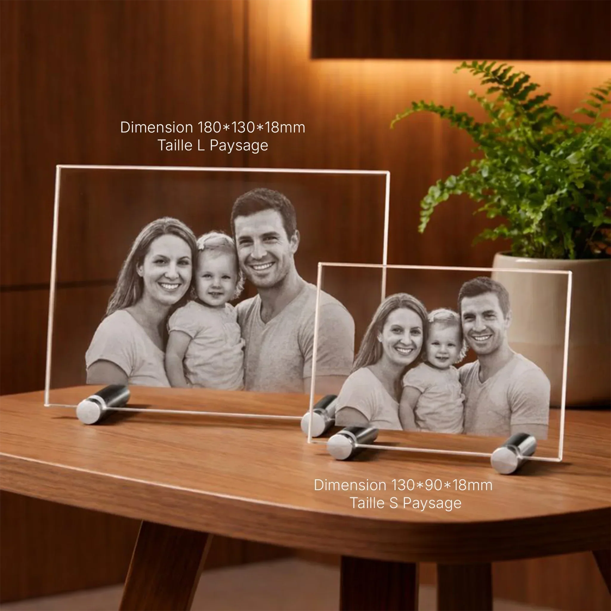 Gravure au laser d'un couple avec un enfant sur une plaque de verre