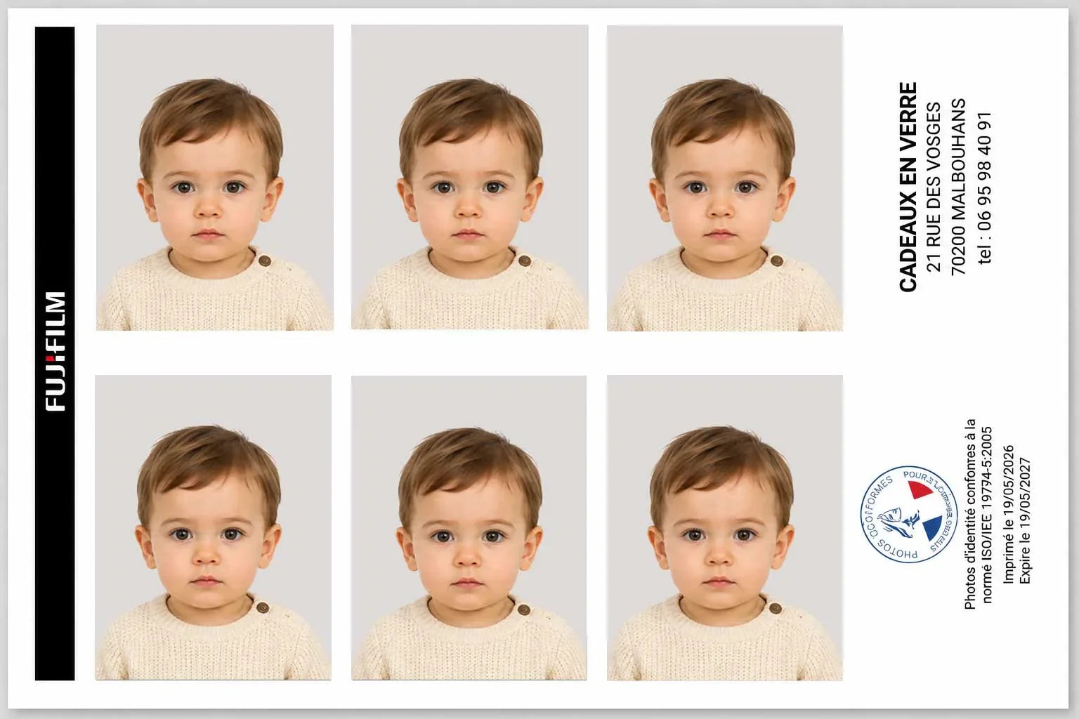Planche de photos d'identité d'un jeune enfant en pull beige.