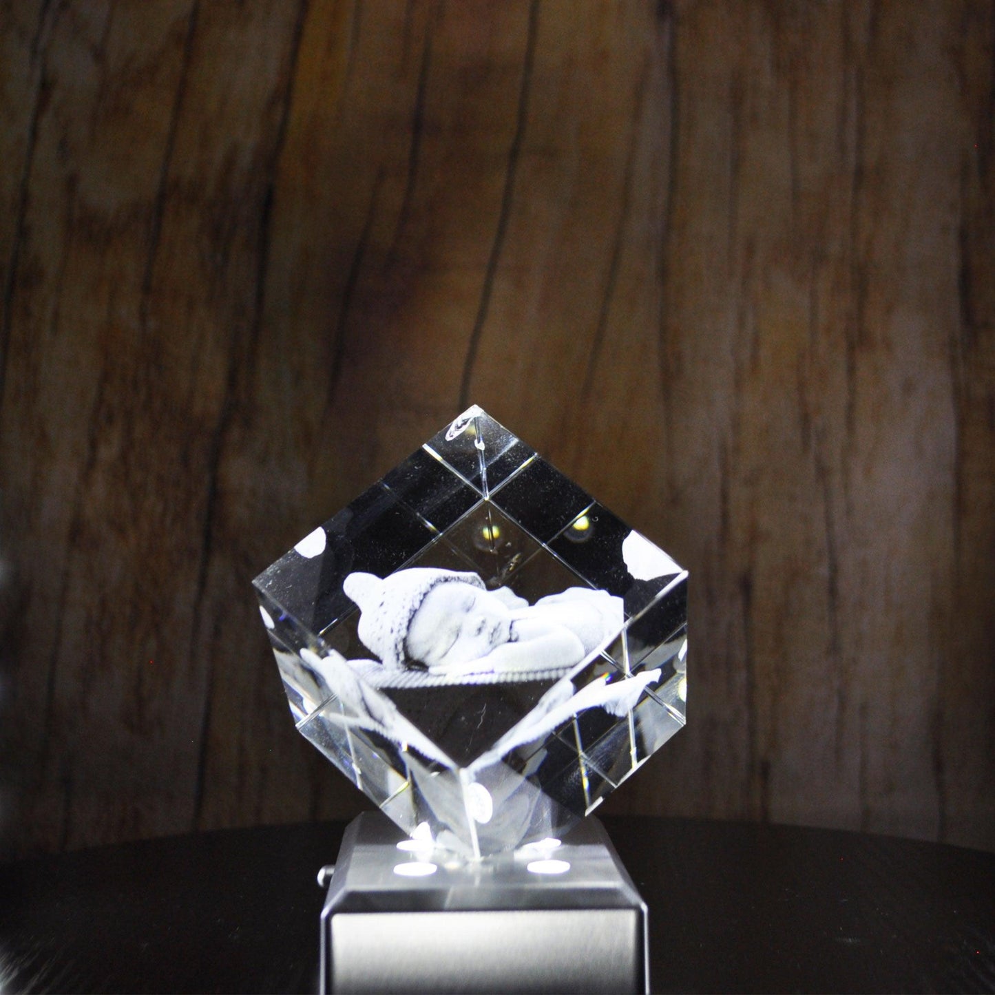 Bloc de Verre Statera taille M - Gravure Laser 3D d'un bébé qui dort.