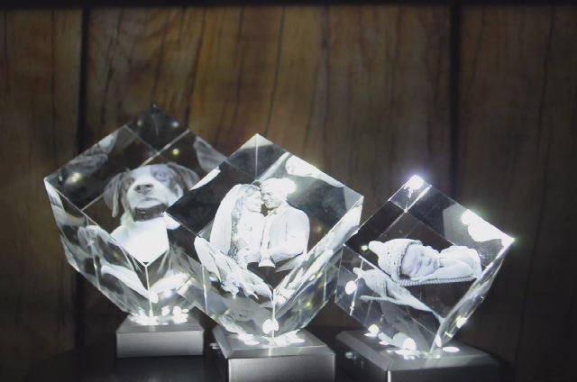 Vidéo des 3 dimensions de Bloc de Verre Statera taille M - Gravure Laser 3D avec différents sujets
